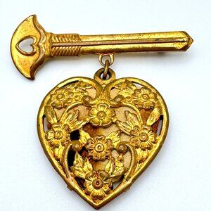 Sweetheart Perfume WW2 Key to My Heart Vtg Gold Tone Ornate Floral Brooch Pin